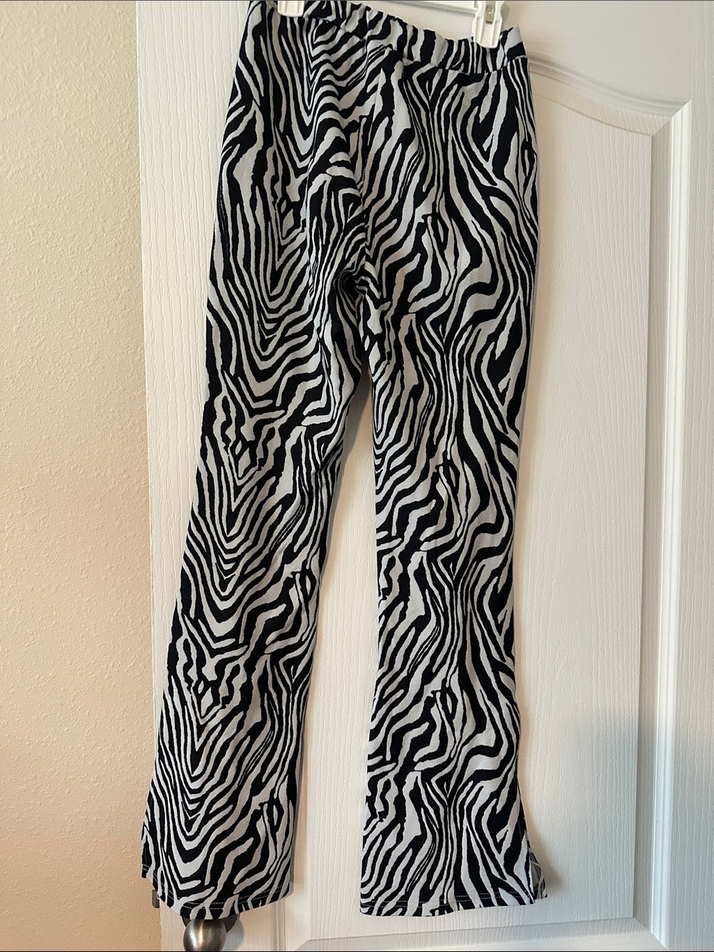 Black and White Zebra bootcut legging/pants size small